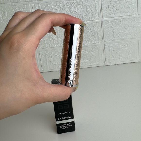 BRAND NEW Givenchy Limited Edition Le Rouge Lipstick #306 Carmin Escarpin - Picture 4 of 5